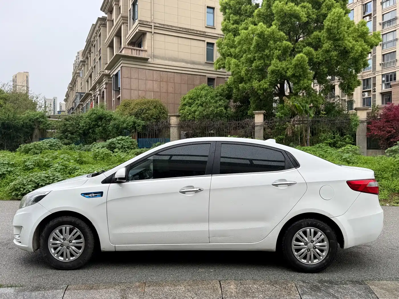 Kia K2 2012 Sedan 1.4L AT GLS Commemorative Edition фото 8