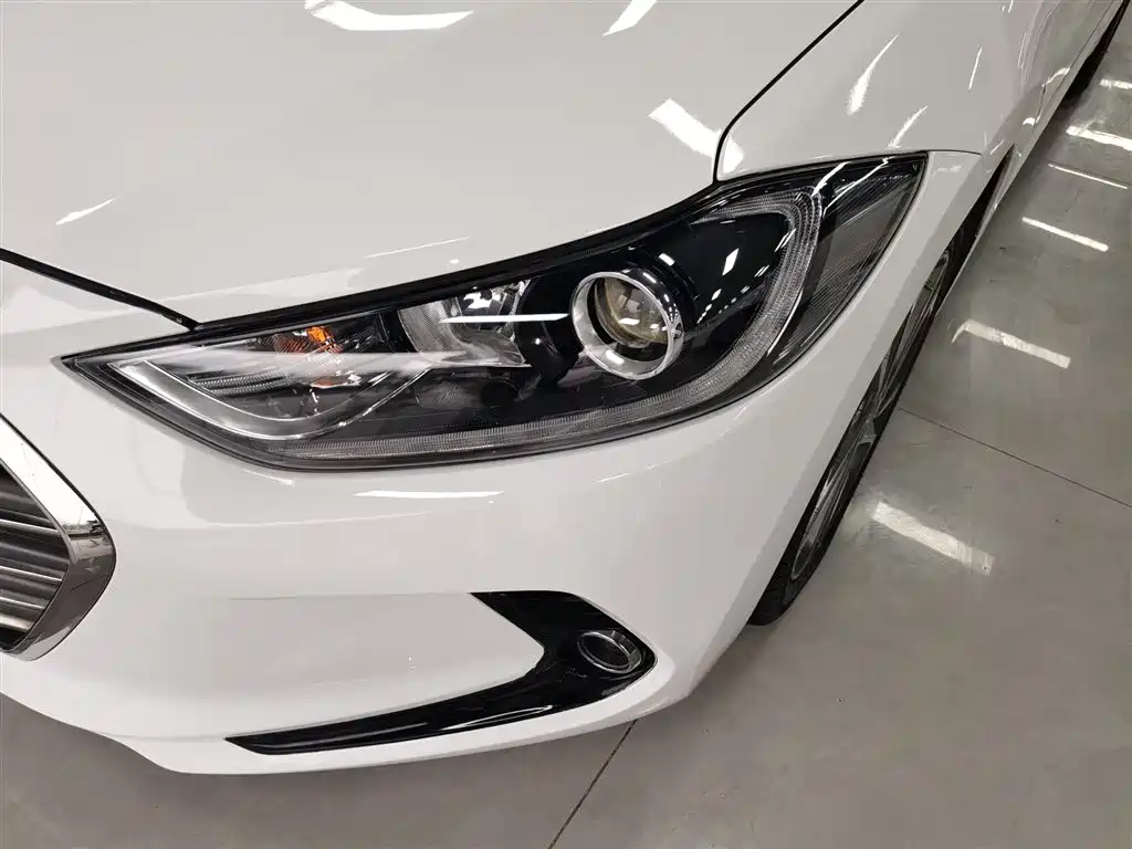 Hyundai Elantra 2016 Model 1.6L Automatic Smart Elite фото 24