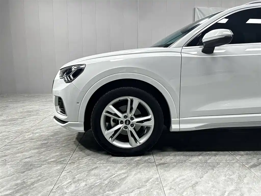 Audi Q3 2022 35 TFSI Fashion Elegance фото 7