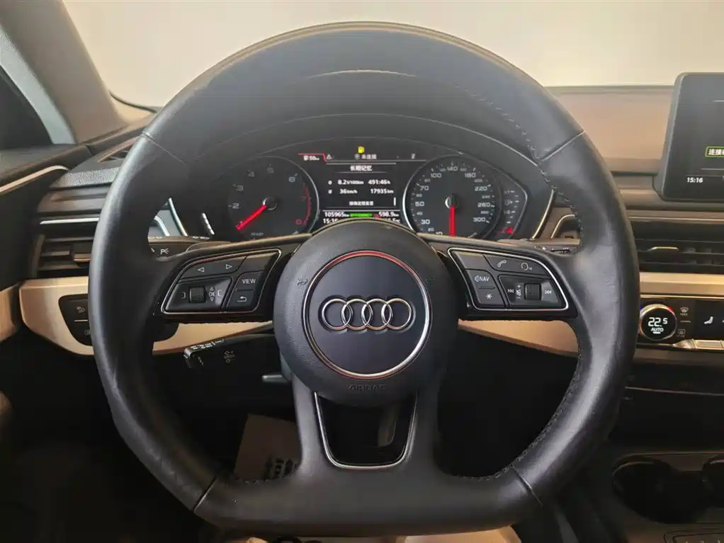 Фото 10 - Audi A4L