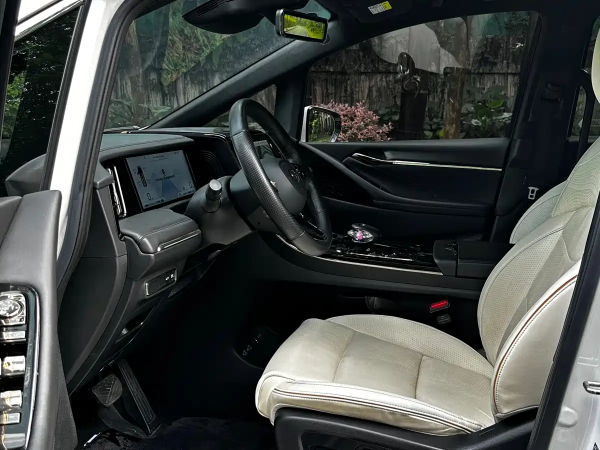 GAC Trumpchi Trumpchi M8 2023 Model Master Series Hybrid Royal Edition фото 3