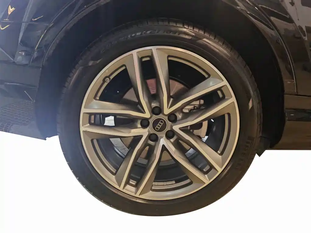 Audi Q7 2025 2025 45 TFSI quattro S line Sport