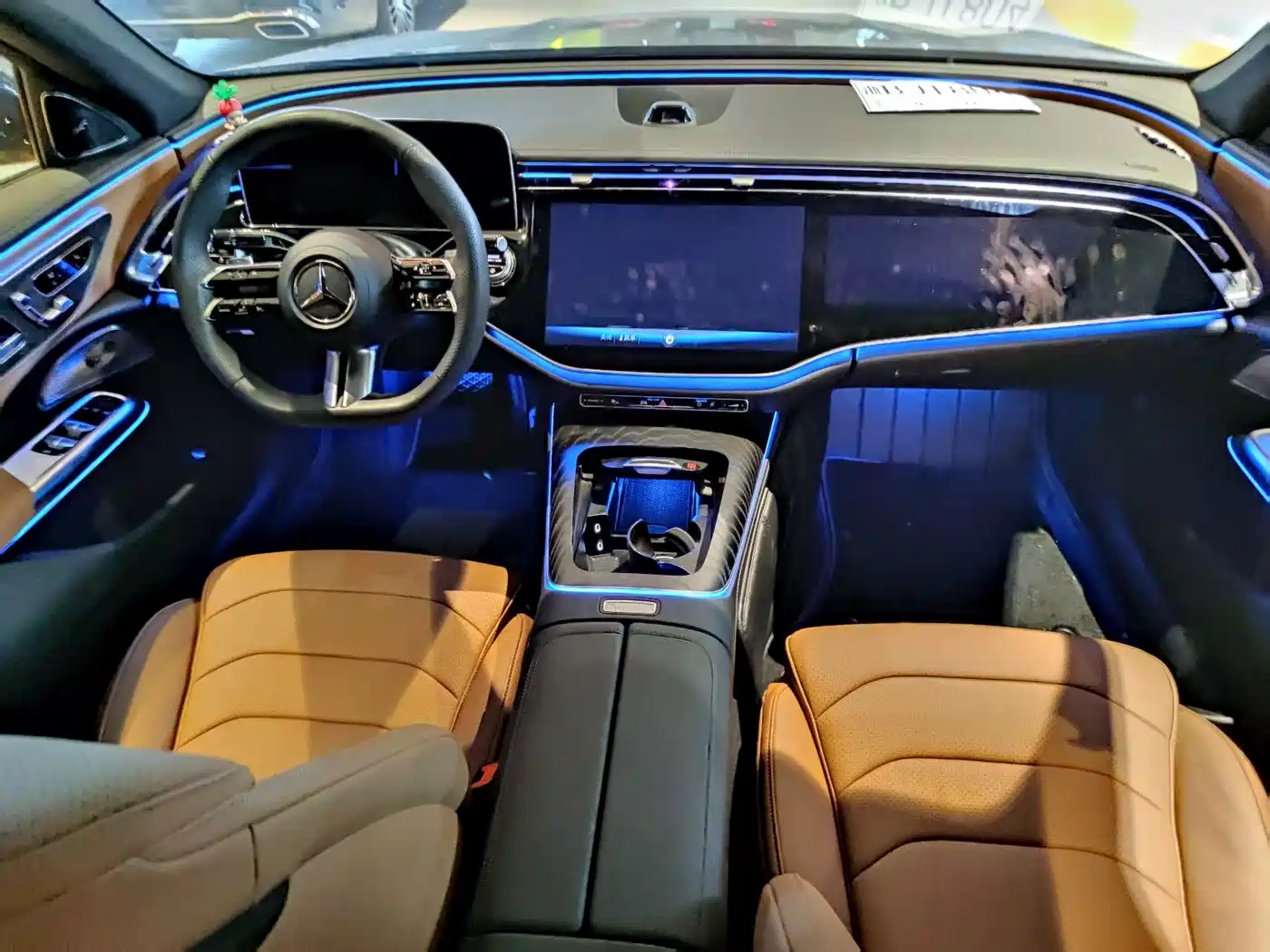 Фото 9 - Mercedes-Benz E-Class