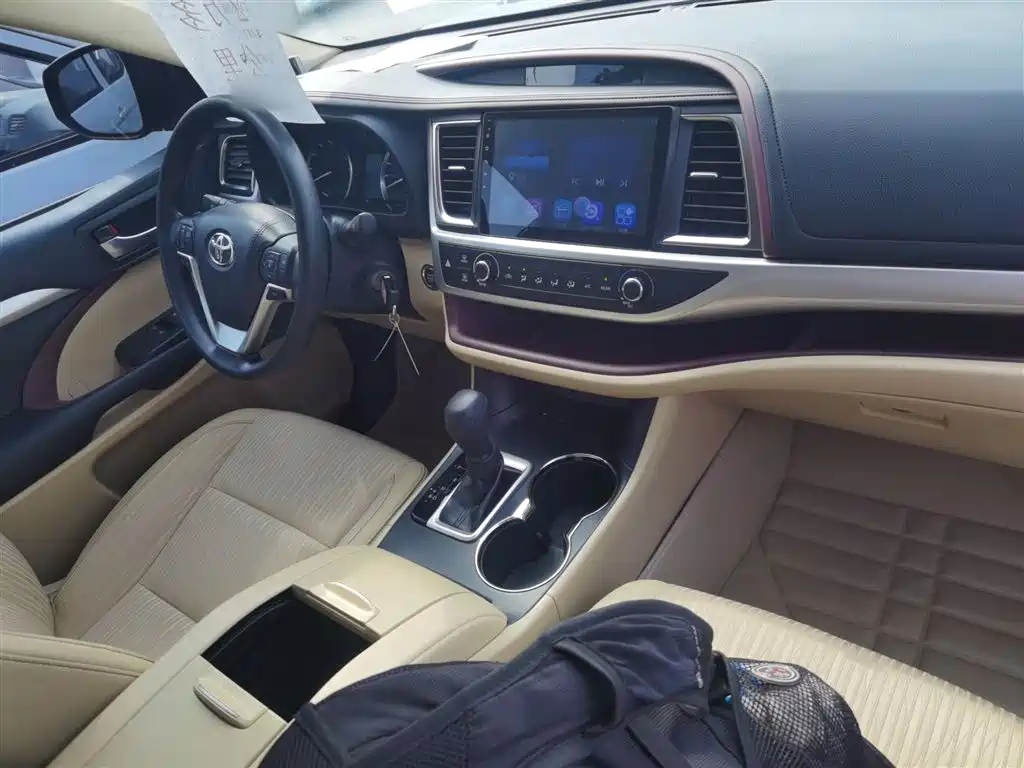 Toyota Highlander 2015 2.0T FWD Elite Edition 5-seater фото 10