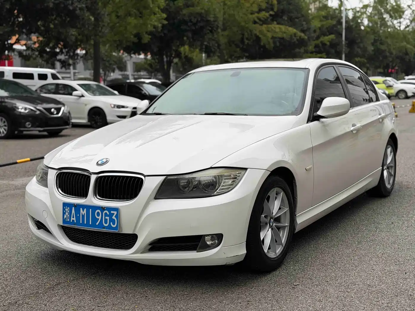 BMW 3 Series 2011 2011 318i Leading
