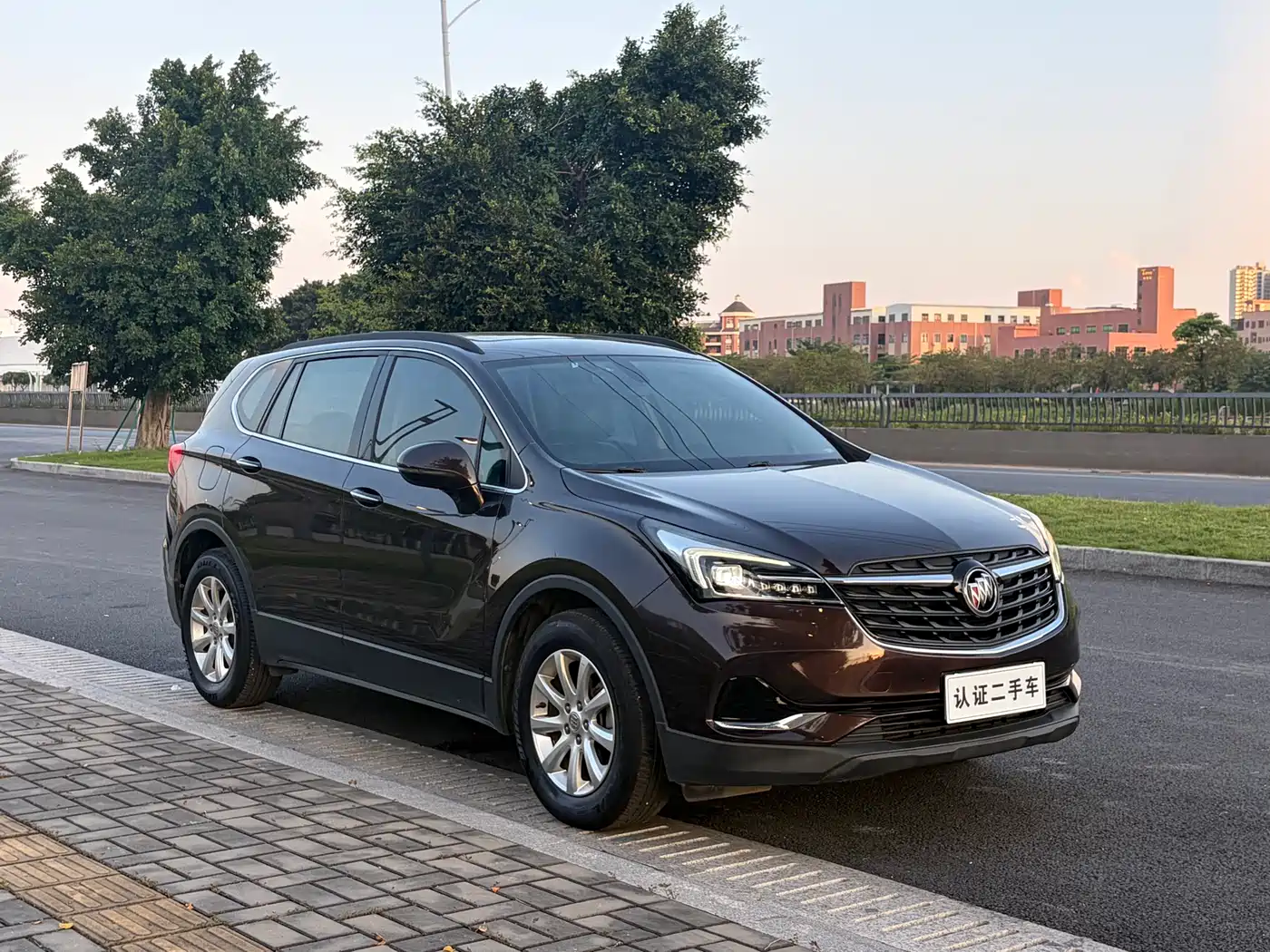 Buick Envision Plus 2020 20T FWD Leading фото 12