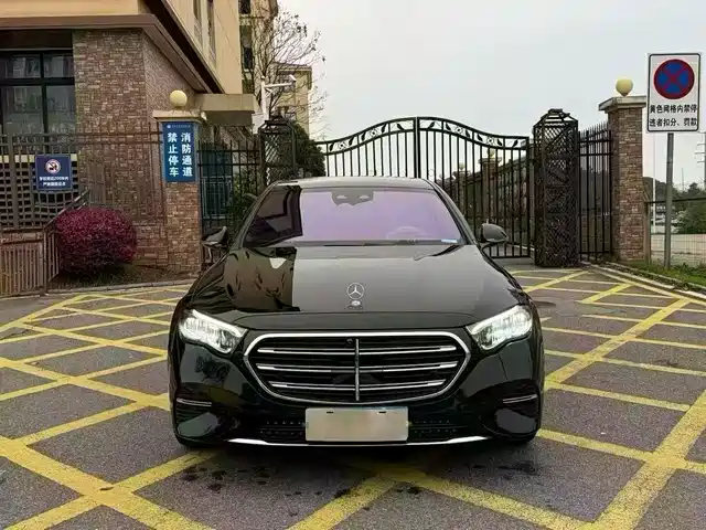 MERCEDES-BENZ E CLASS