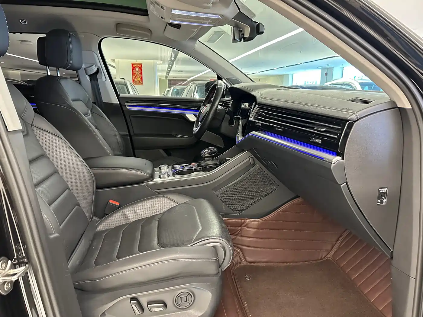 Volkswagen Touareg 2019 2.0TSI Sharp Wing Edition China VI фото 12