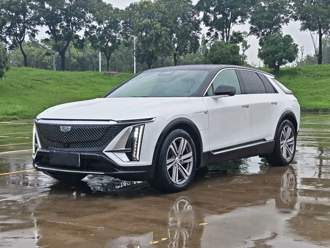 Cadillac IQ Rui Ge 2022 RWD Long Range Luxury Edition