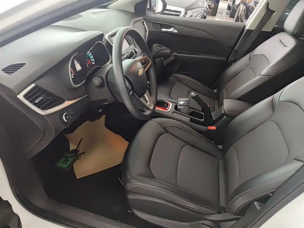 Chevrolet Cavalier 2019 320 Automatic Joy Edition фото 16