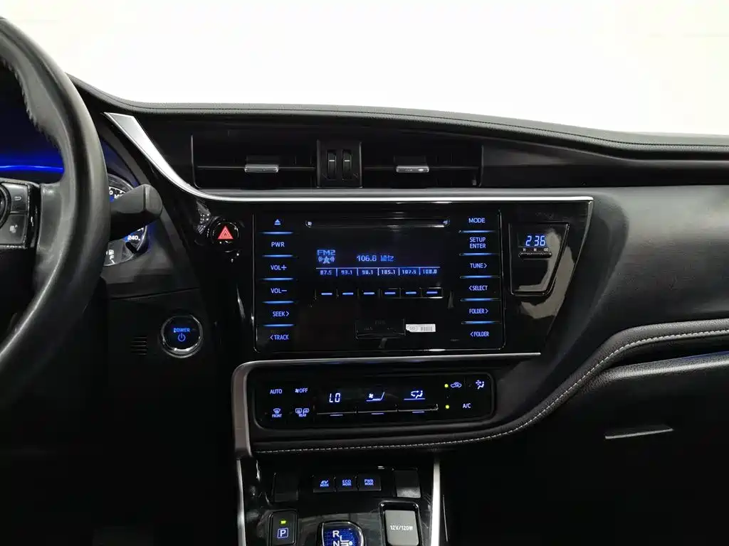 Toyota Corolla 2018 Hybrid 1.8L E-CVT Smart Edition фото 12