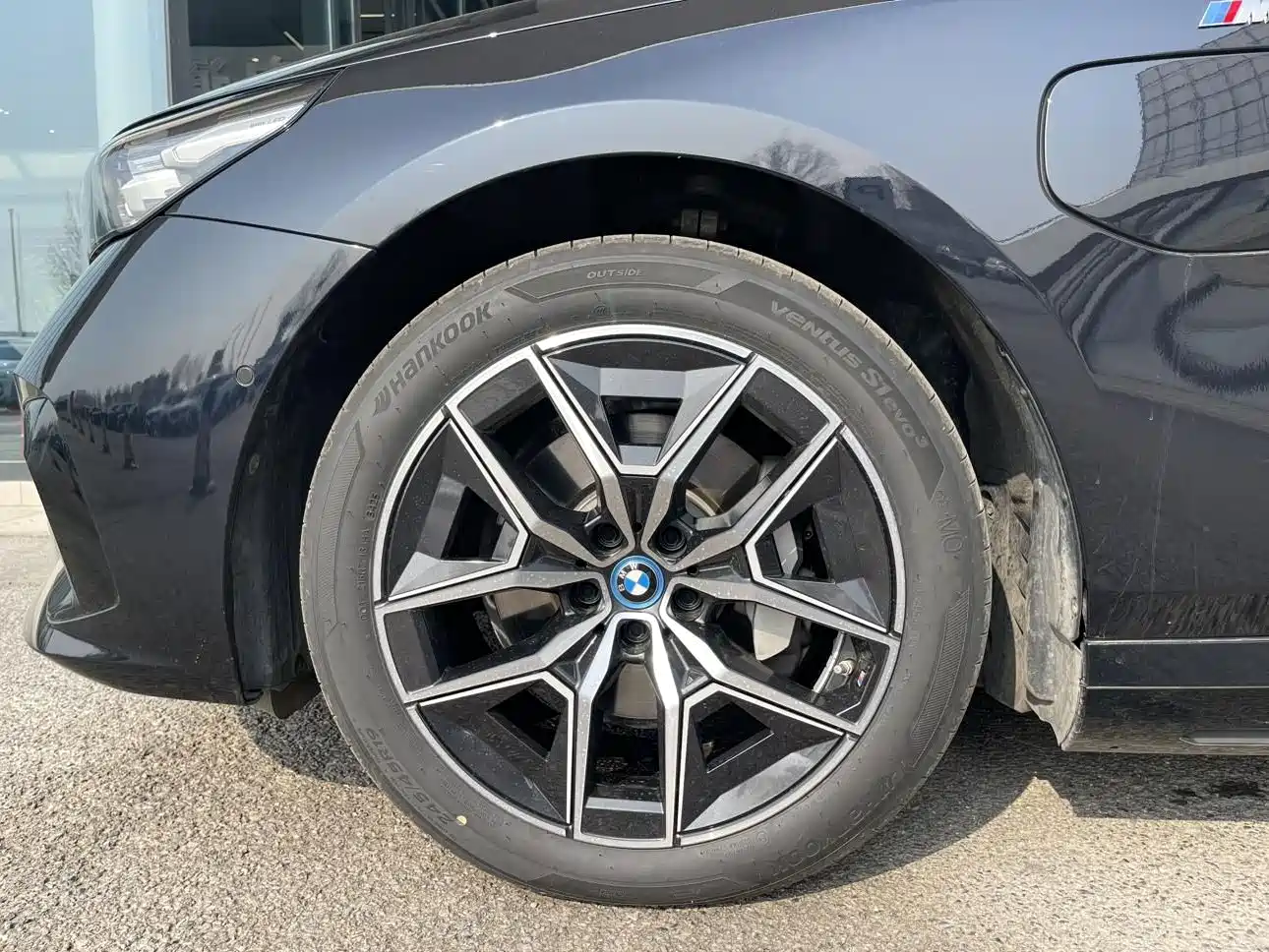 BMW i5 2024 eDrive 35L Premium Model M Sport Package фото 9