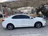 Фото 4 - Roewe 360