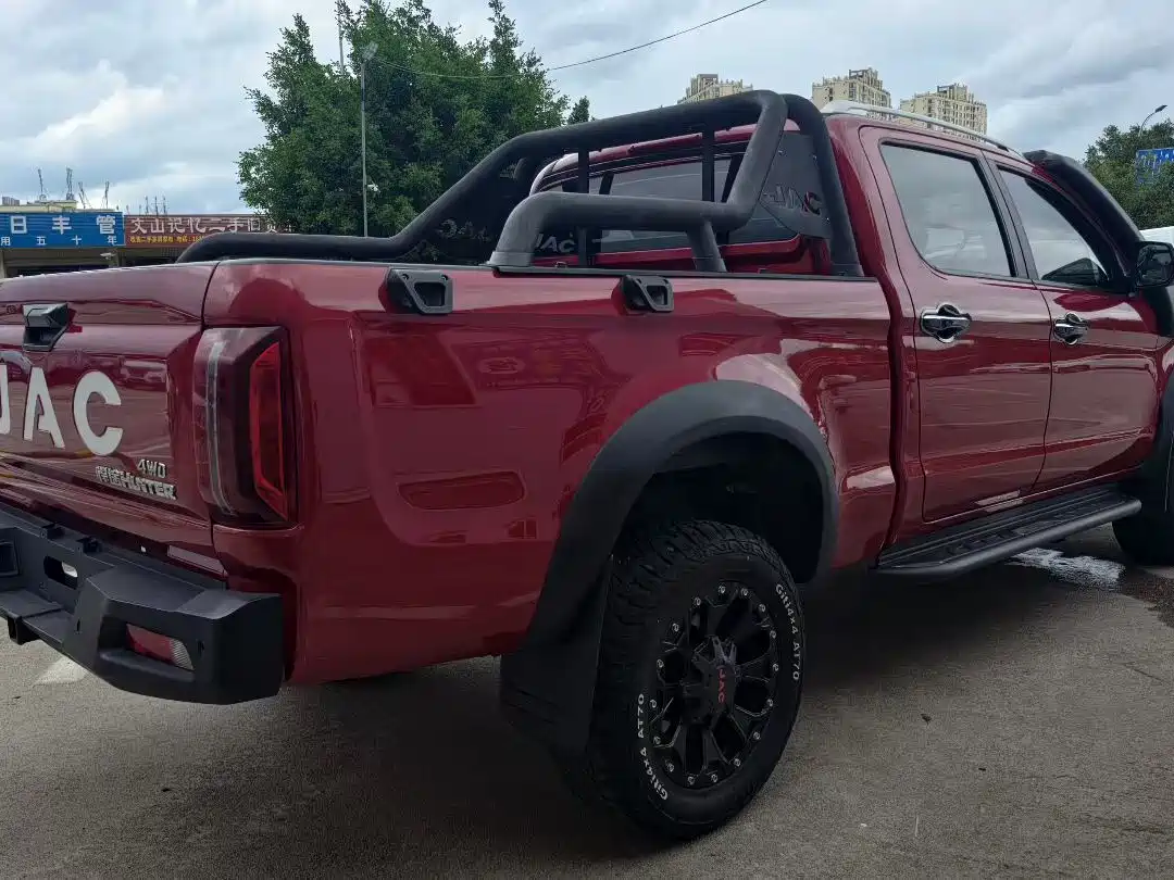JAC Motors JAC Hunter 2023 2022 2.0T Pajero Simplified Edition Manual Diesel 4WD Flagship Large Double Cab HFC4DB2-2E