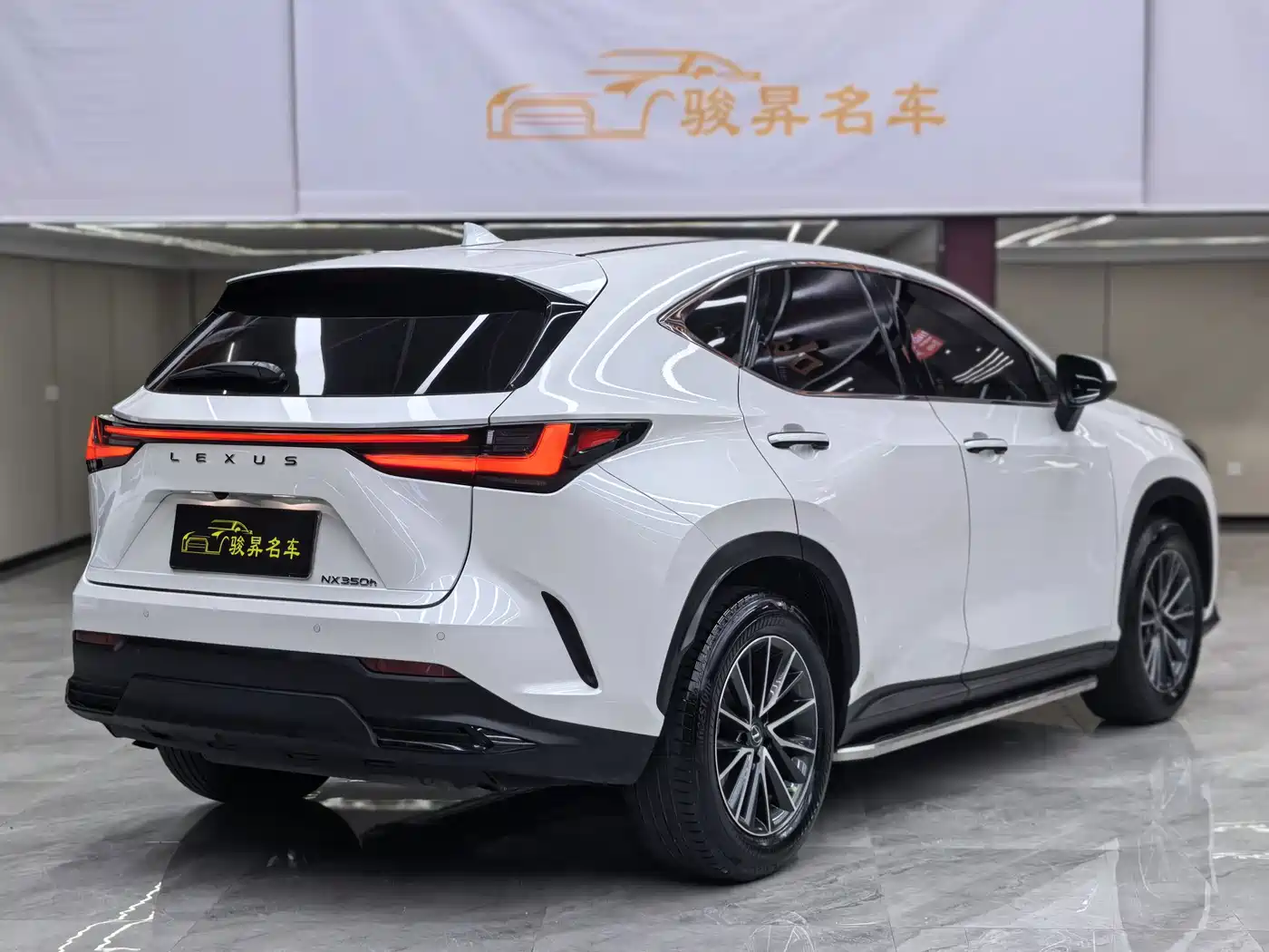 Фото 6 - Lexus NX