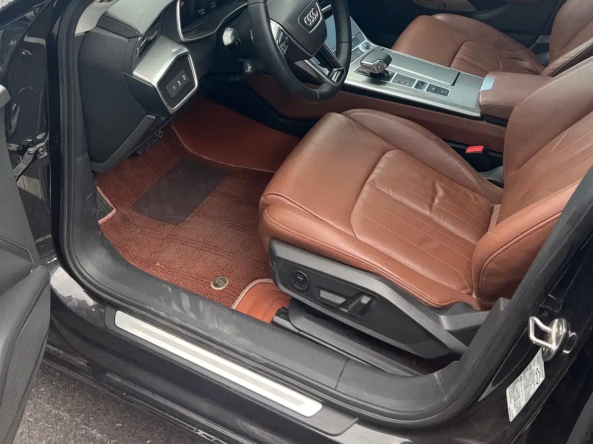 Photo 9 - Audi A6L