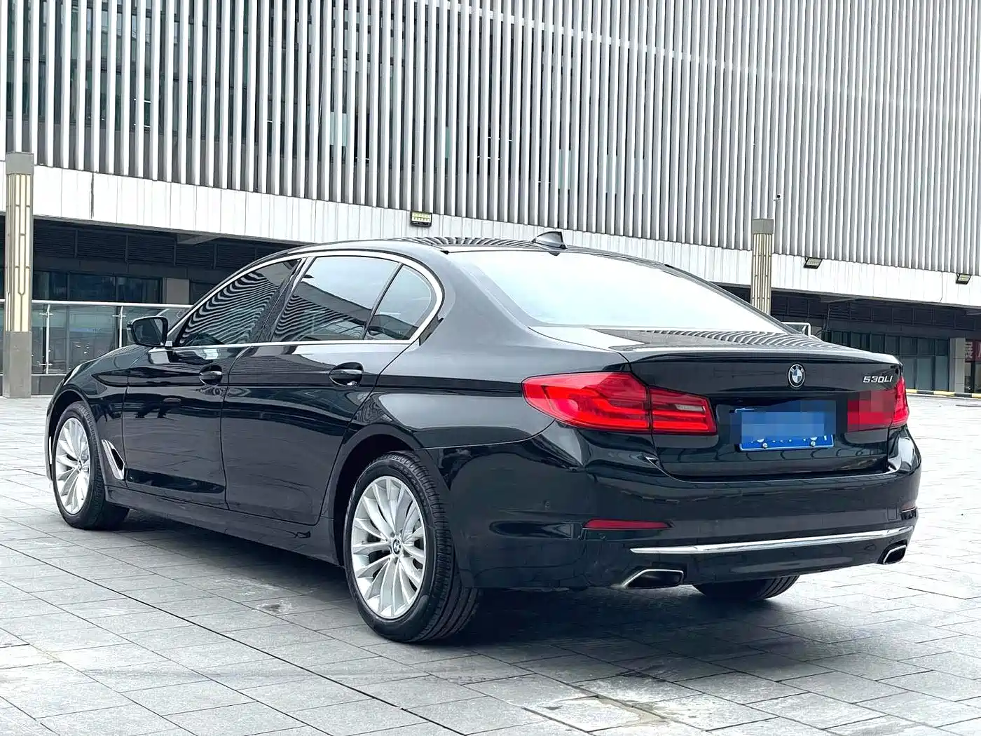 BMW 5 SERIES