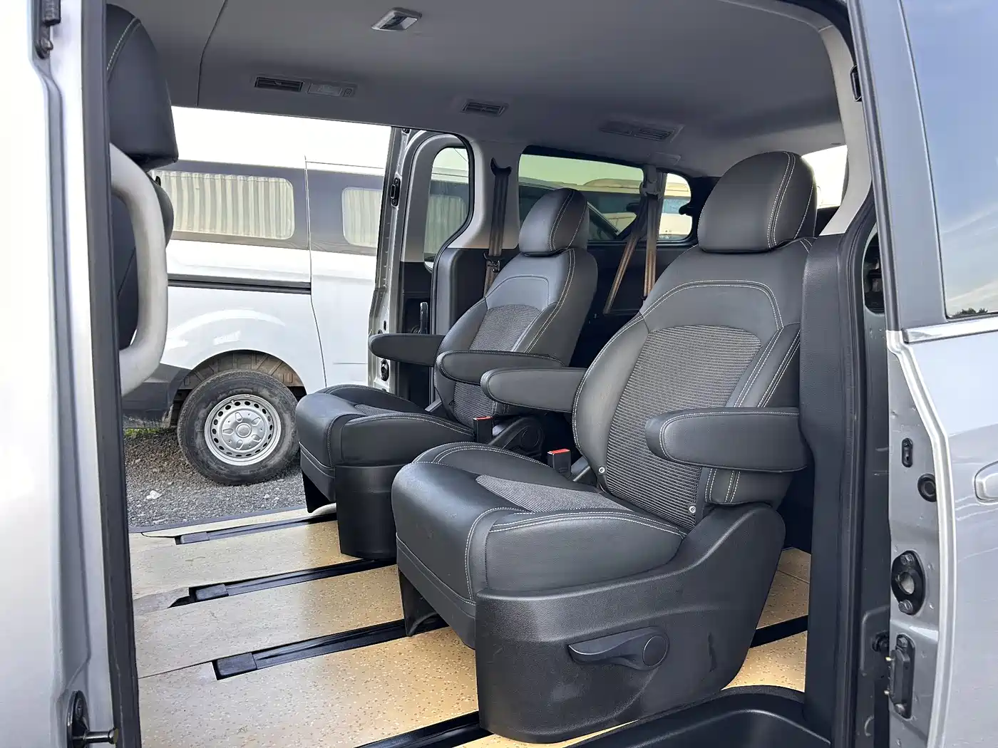 SAIC Maxus Maxus G10 2018 PLUS 2.0T Automatic Elite Edition фото 16