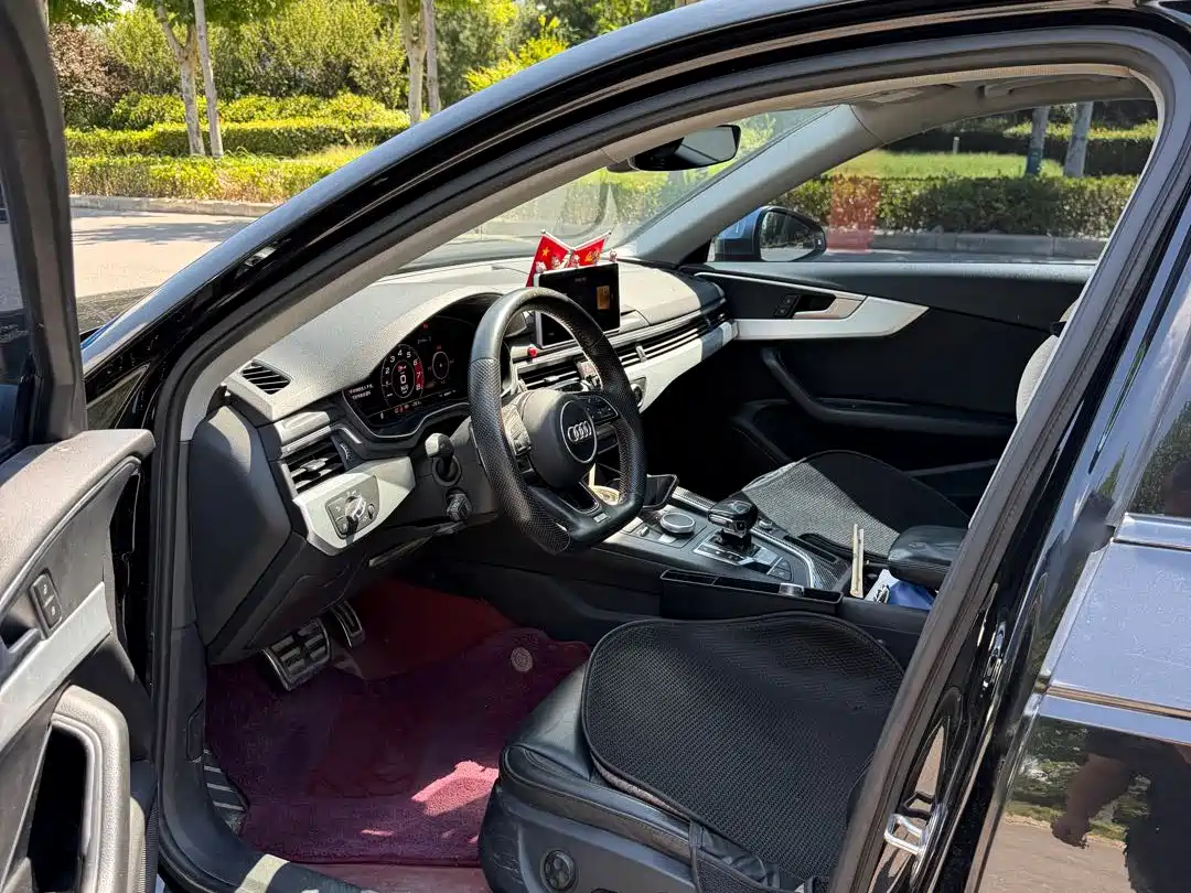 Фото 4 - Audi A4L