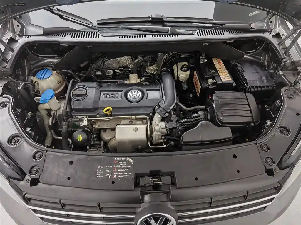 Volkswagen Touran 2015 1.4T Manual Trend Edition 5-seater фото 6