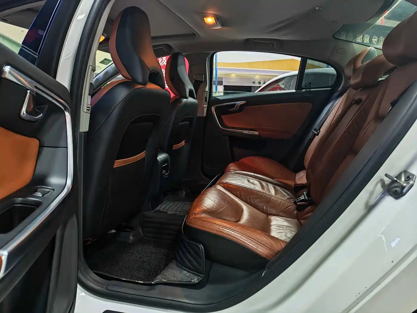 Фото 8 - Volvo S60