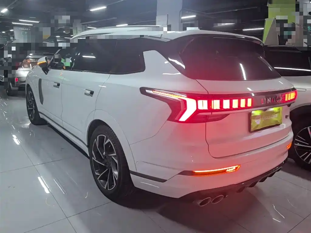 Lynk & Co 09 EM-P 2021 2.0T PHEV Ultra 6-seater фото 5