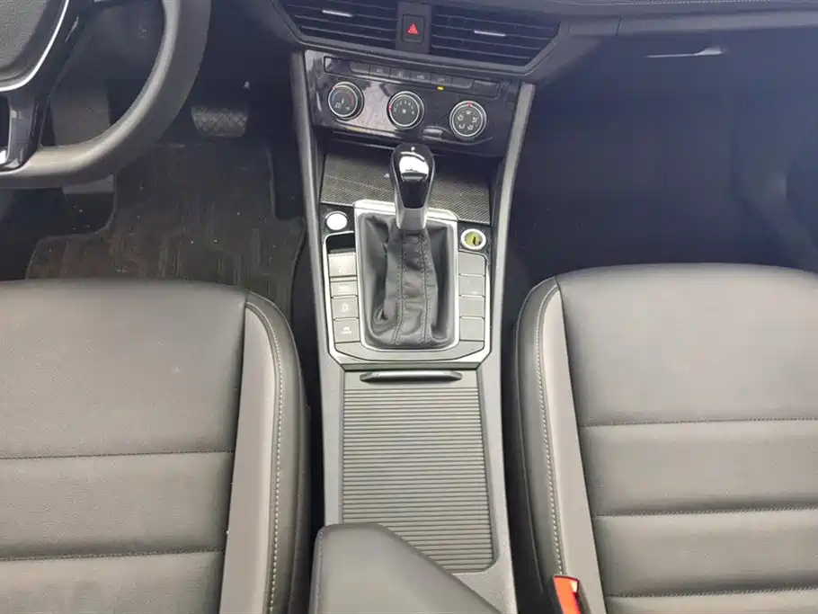 Volkswagen Sagitar 2021 280TSI DSG Surpassing Edition фото 16