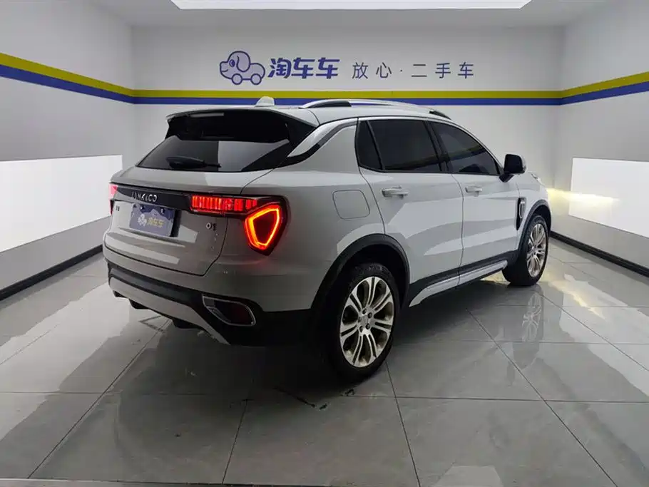 Lynk & Co 01 2017 2.0T 2WD Pro Version фото 3