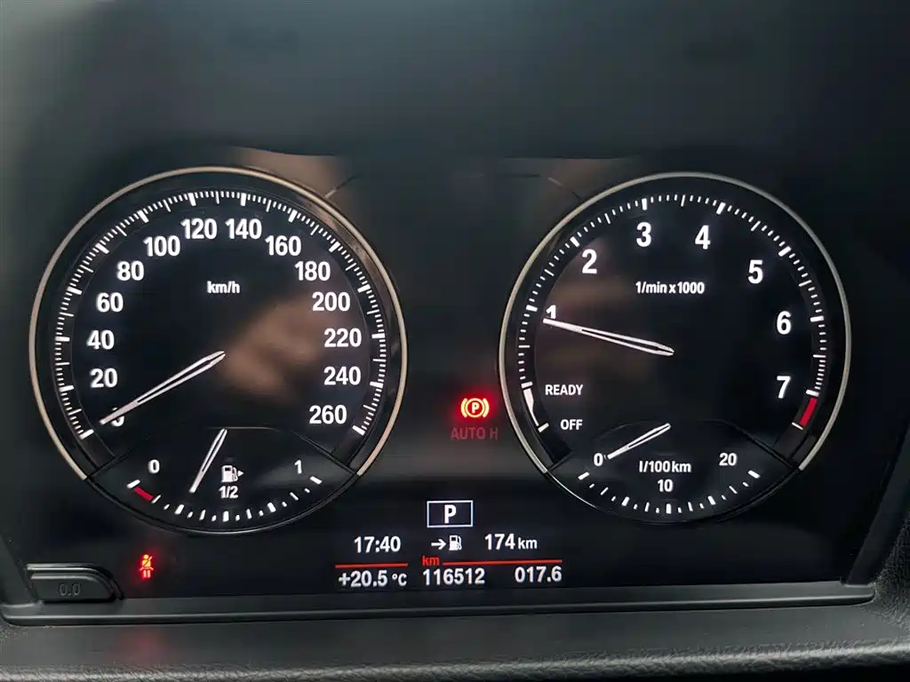 BMW 1 Series 2018 118i Sport Edition фото 9