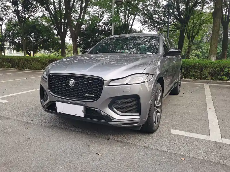Jaguar F-PACE P250 R-Dynamic SE