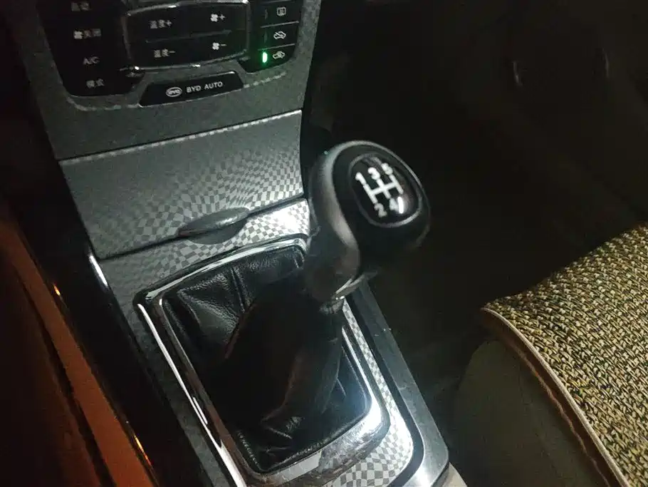 BYD Surui 2013 1.5L Manual Premium фото 16