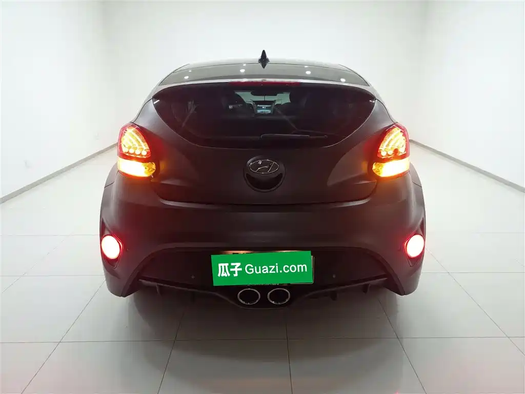 Hyundai Veloster 2015 1.6T Automatic Luxury Edition фото 6