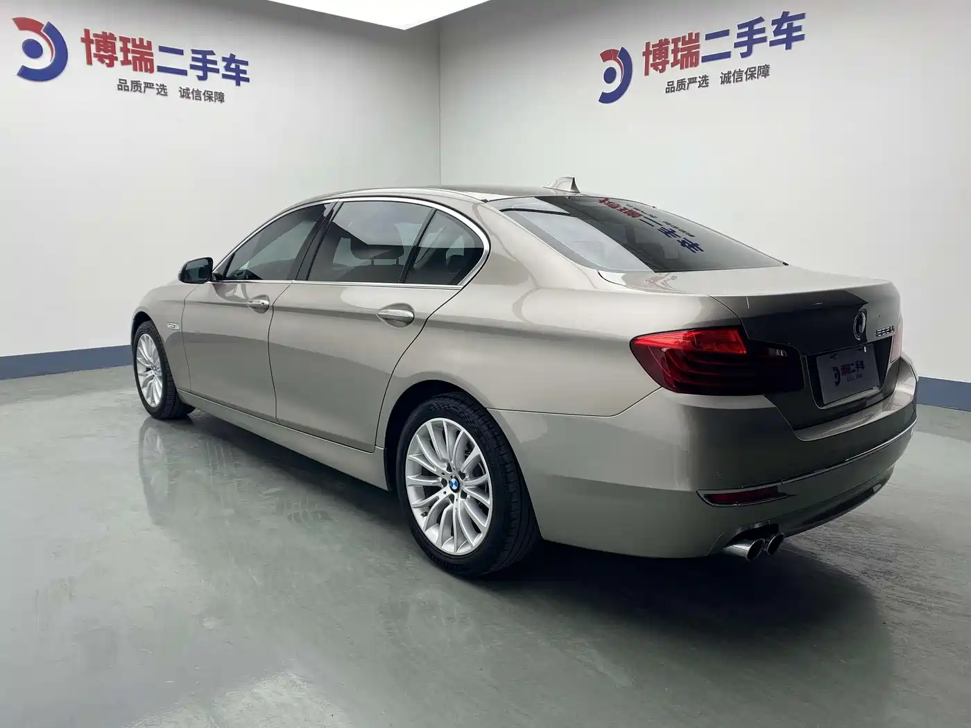 BMW 5 Series 2014 525Li Luxury Design Package фото 5
