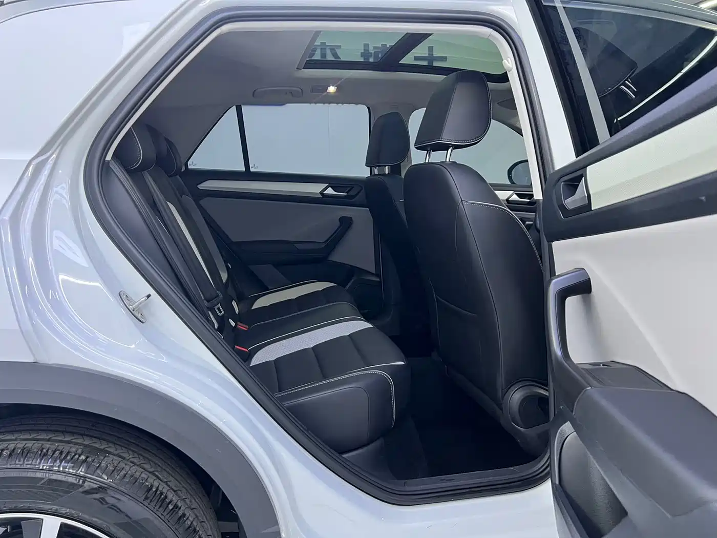 Volkswagen T-ROC 2023 280TSI DSG 2WD Time Edition фото 20