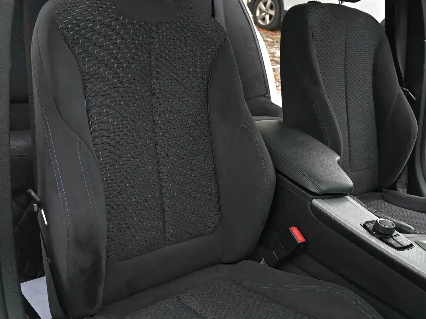 BMW 3 Series 2017 320i M Sport фото 19