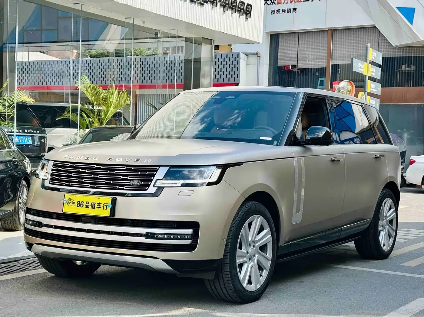Land Rover Range Rover 2024 3.0 L6 400PS Genesis Extended