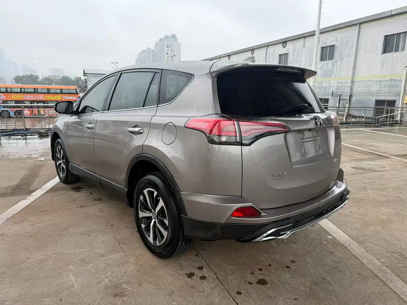 Toyota RAV4 Rongfang 2016 2.0L CVT 2WD Trend (China V) фото 5