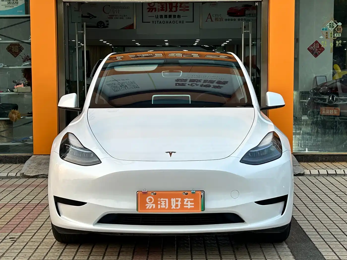 TESLA MODEL Y