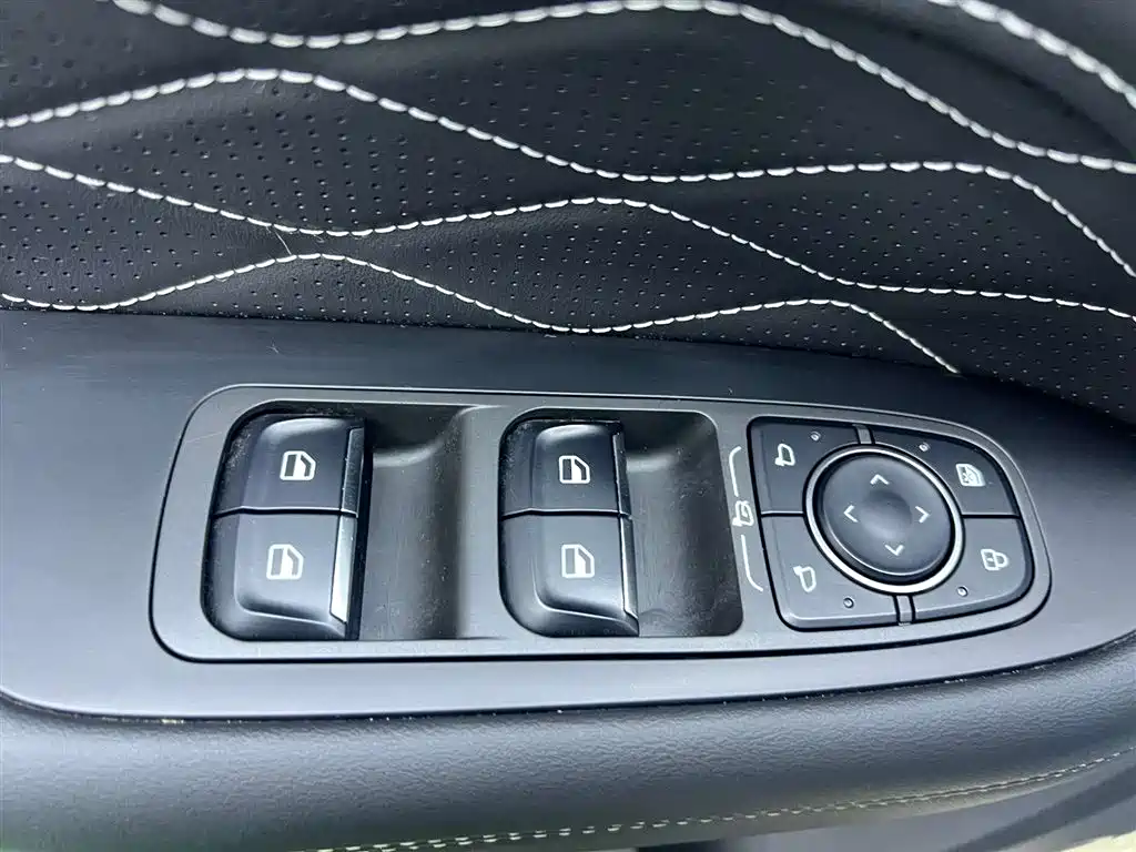 TANK TANK 300 NEW ENERGY