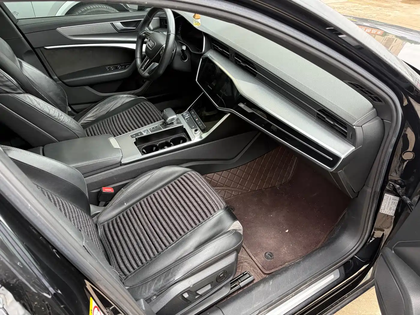 Photo 5 - Audi A6L