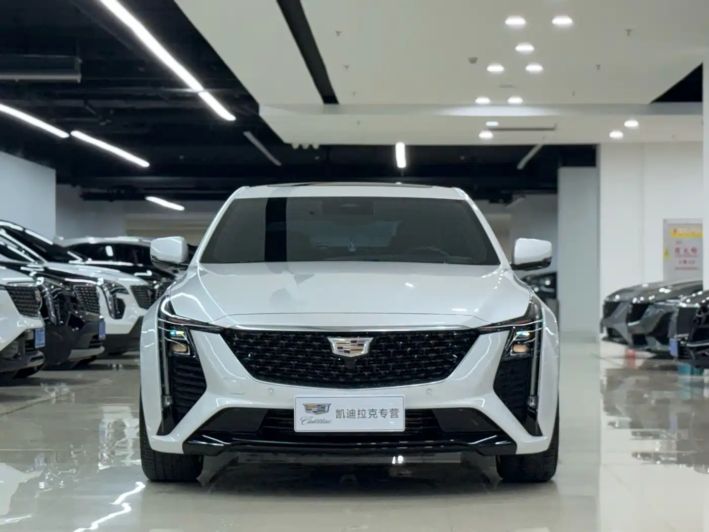 Фото 1 - Cadillac CT5