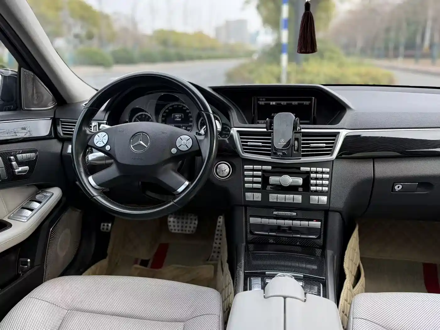 Mercedes-Benz E-Class 2013 E 300 L Fashion Luxury фото 9