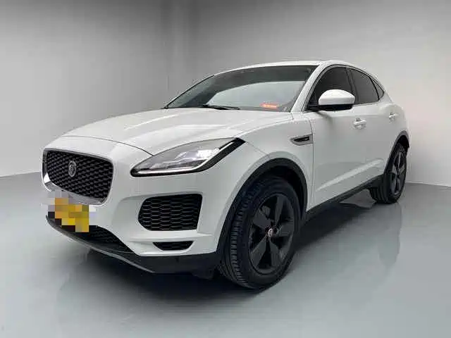 Фото 1 - Jaguar E-PACE