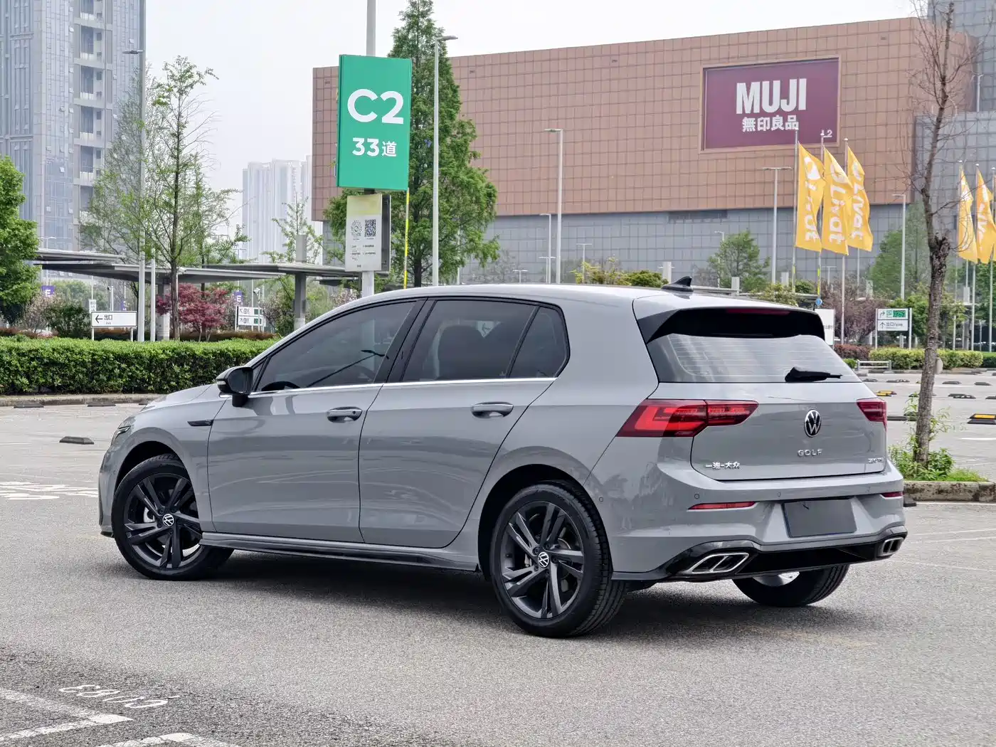 Volkswagen Golf 2023 280TSI DSG R-Line Lite фото 4