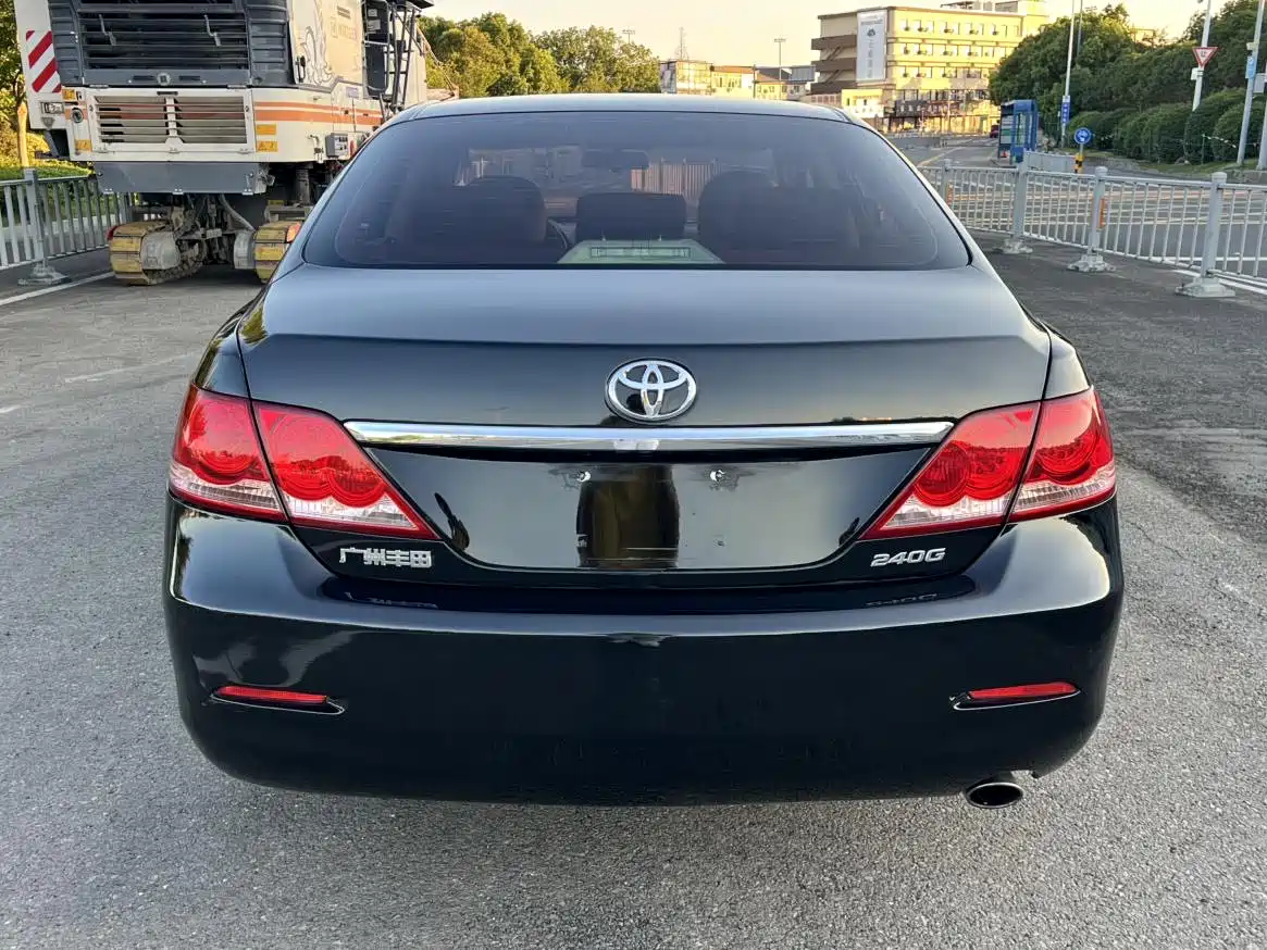 Photo 14 - Toyota Camry