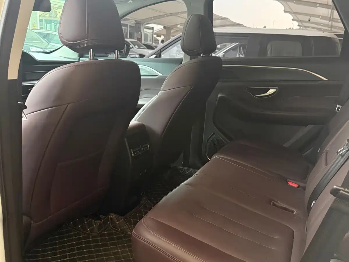 Jetour X90 PLUS 2024 2024 1.6TD DCT Big Family Happy Edition 7-seater