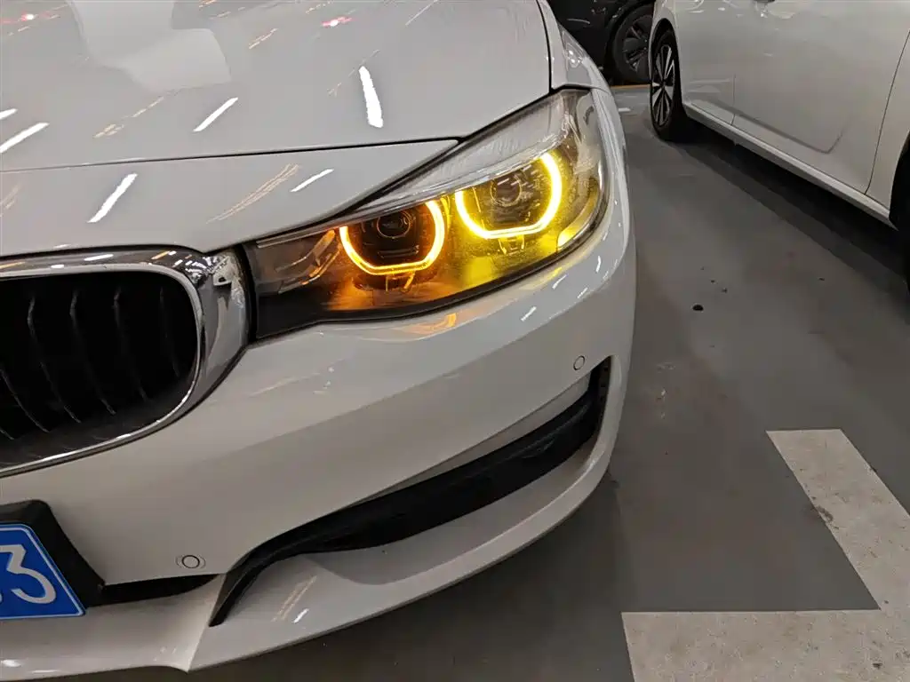 BMW 3 Series GT 2018 320i Fashion фото 24