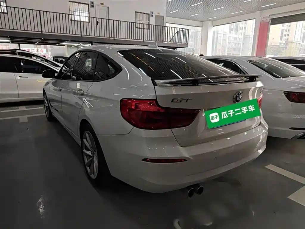 BMW 3 Series GT 2018 320i Fashion фото 5