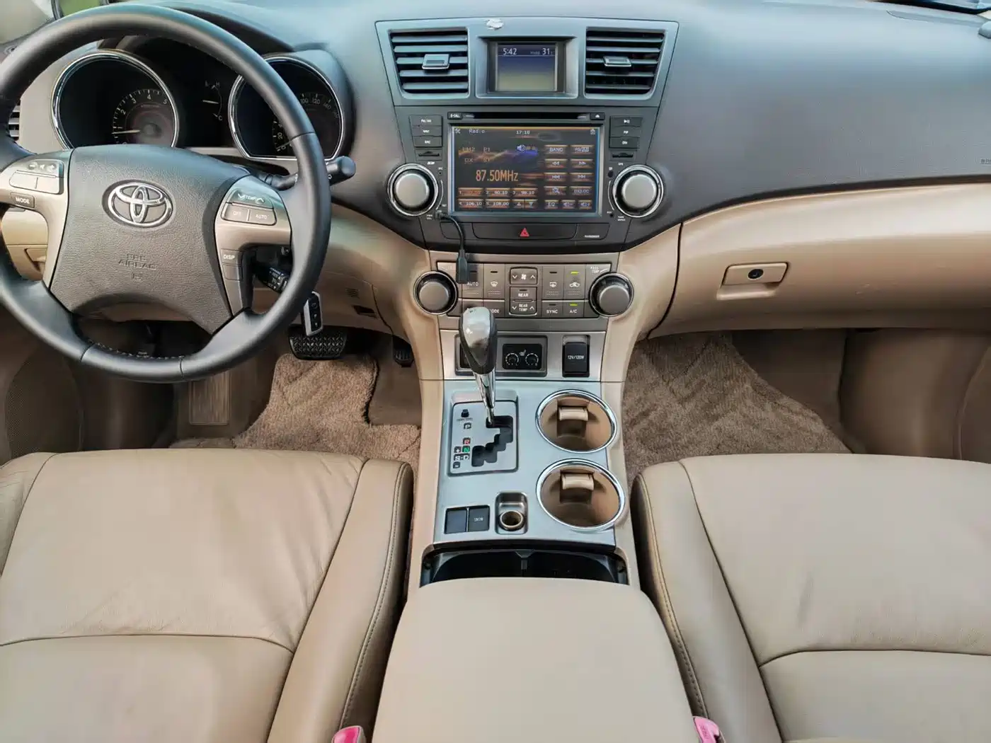 Toyota Highlander 2011 2.7L 2WD 7-seat Luxury фото 11