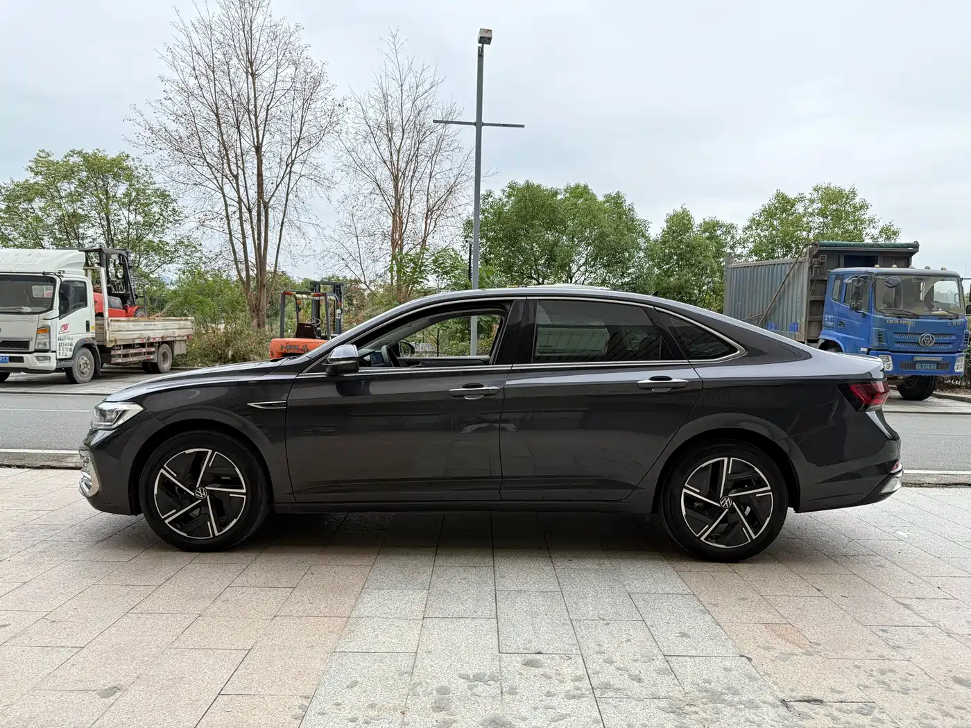 Volkswagen Sagitar 2023 300TSI DSG Surpassing Edition фото 4